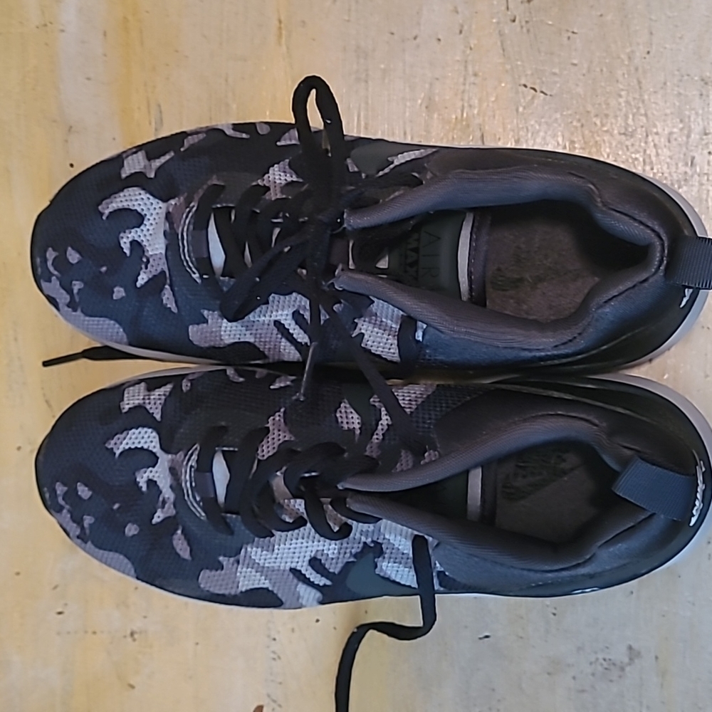 Nike Air Max Siren Camo Men's Size 8 Sneakers